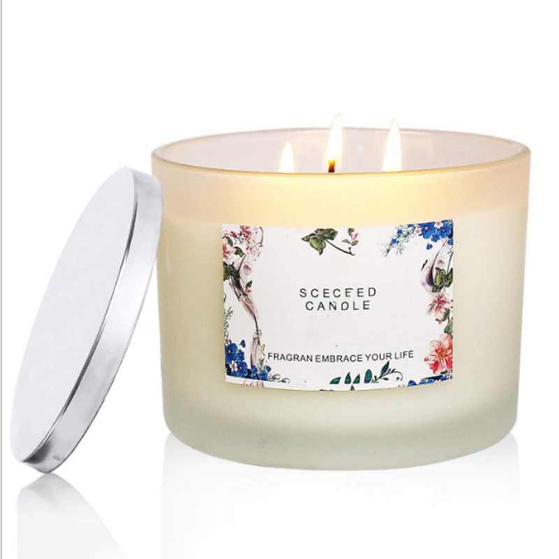 Candle wholesaler provide free samples customized strong scented candles with private label